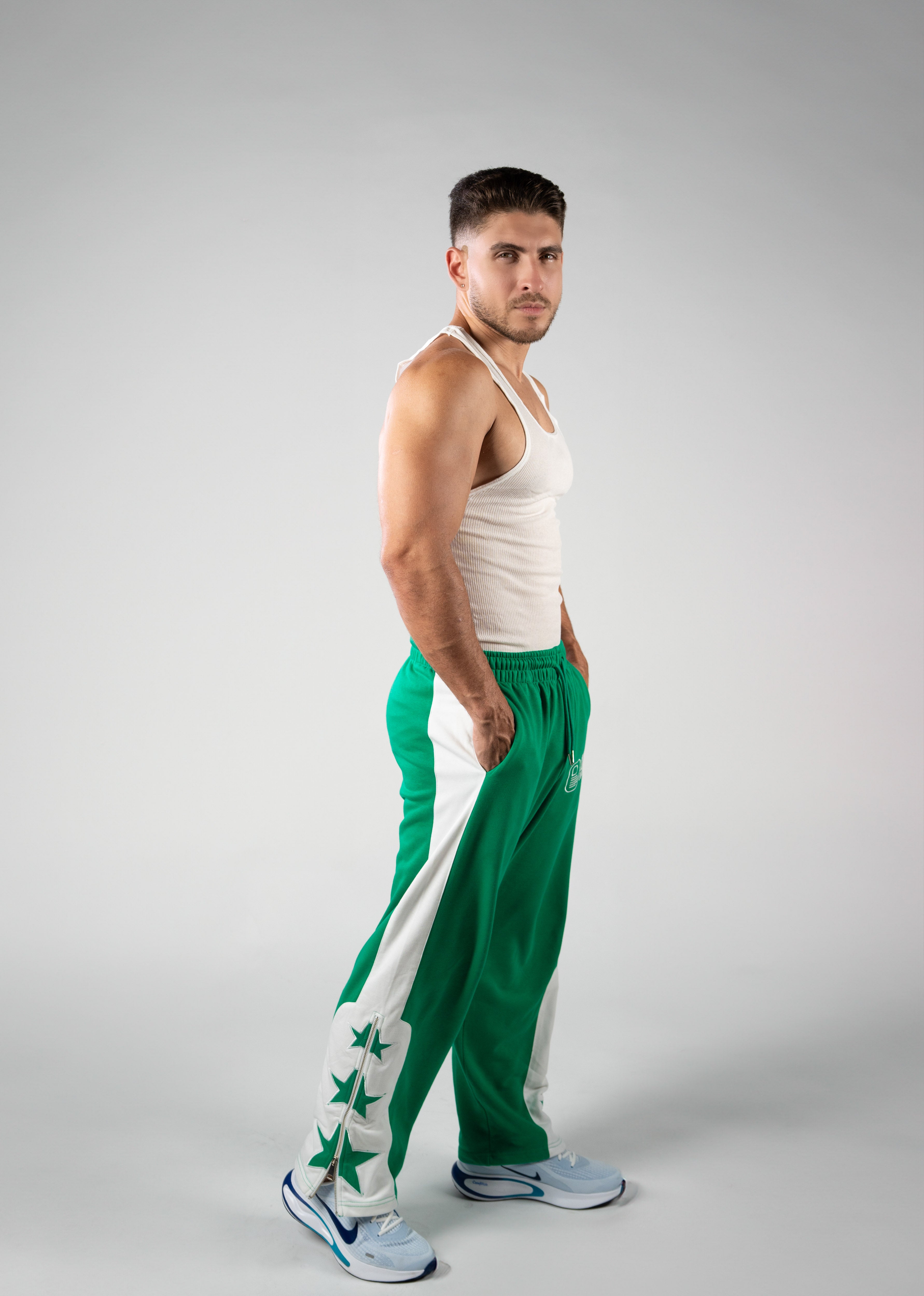 B305 Sweaatpants Green Unisex – BOOTY 305